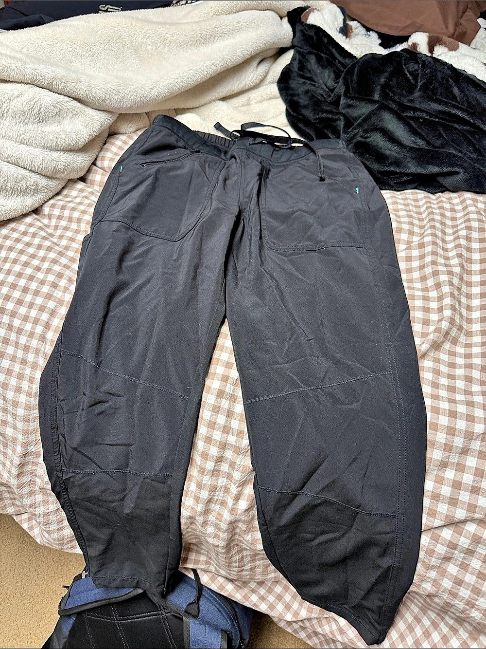 Scrub Relaxed-Fit Mid-Rise Cargo Pant Black